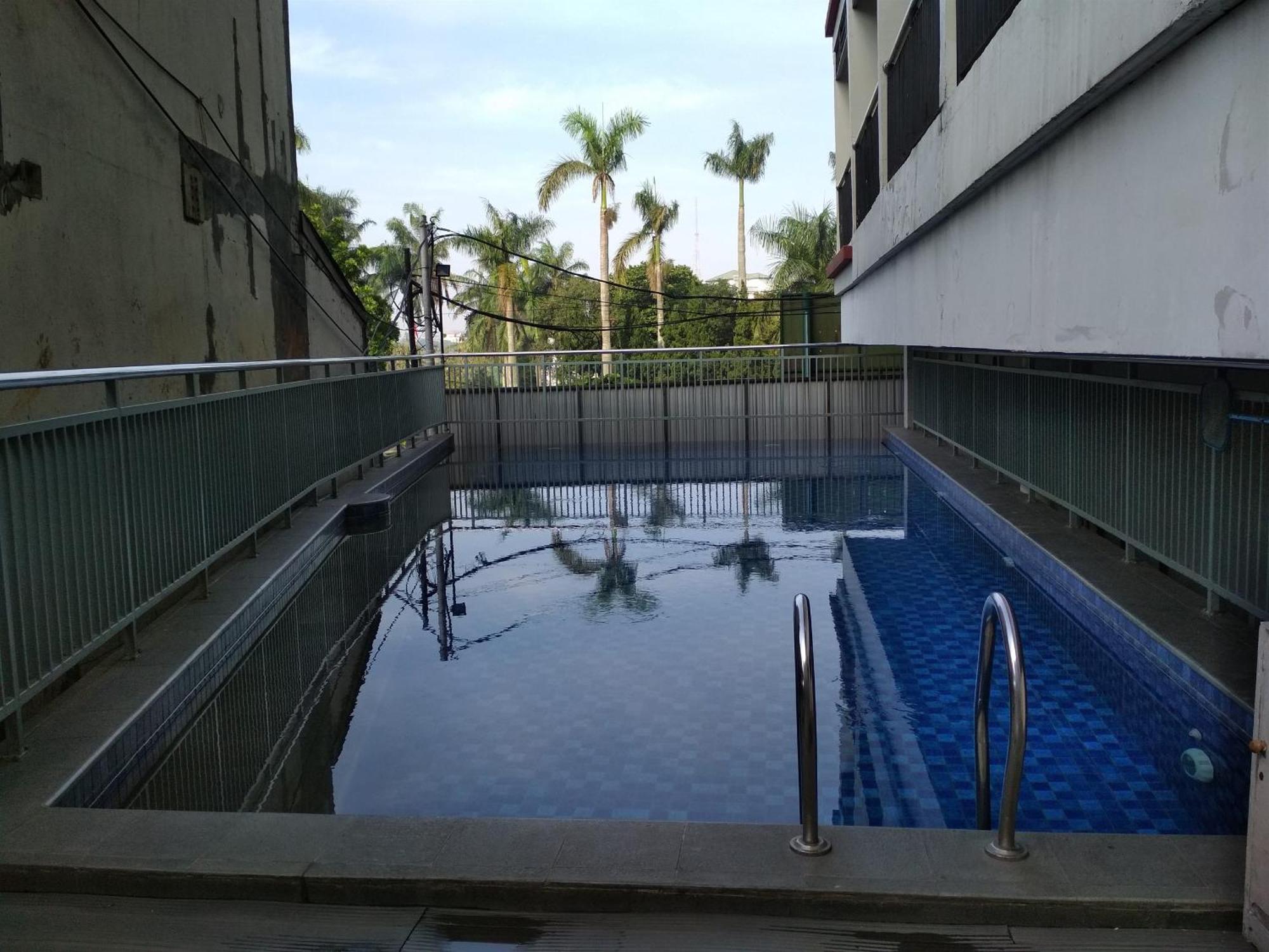 Simply And Comfy Studio Room Apartment Beverly Dago By Travelio Bandung Eksteriør bilde