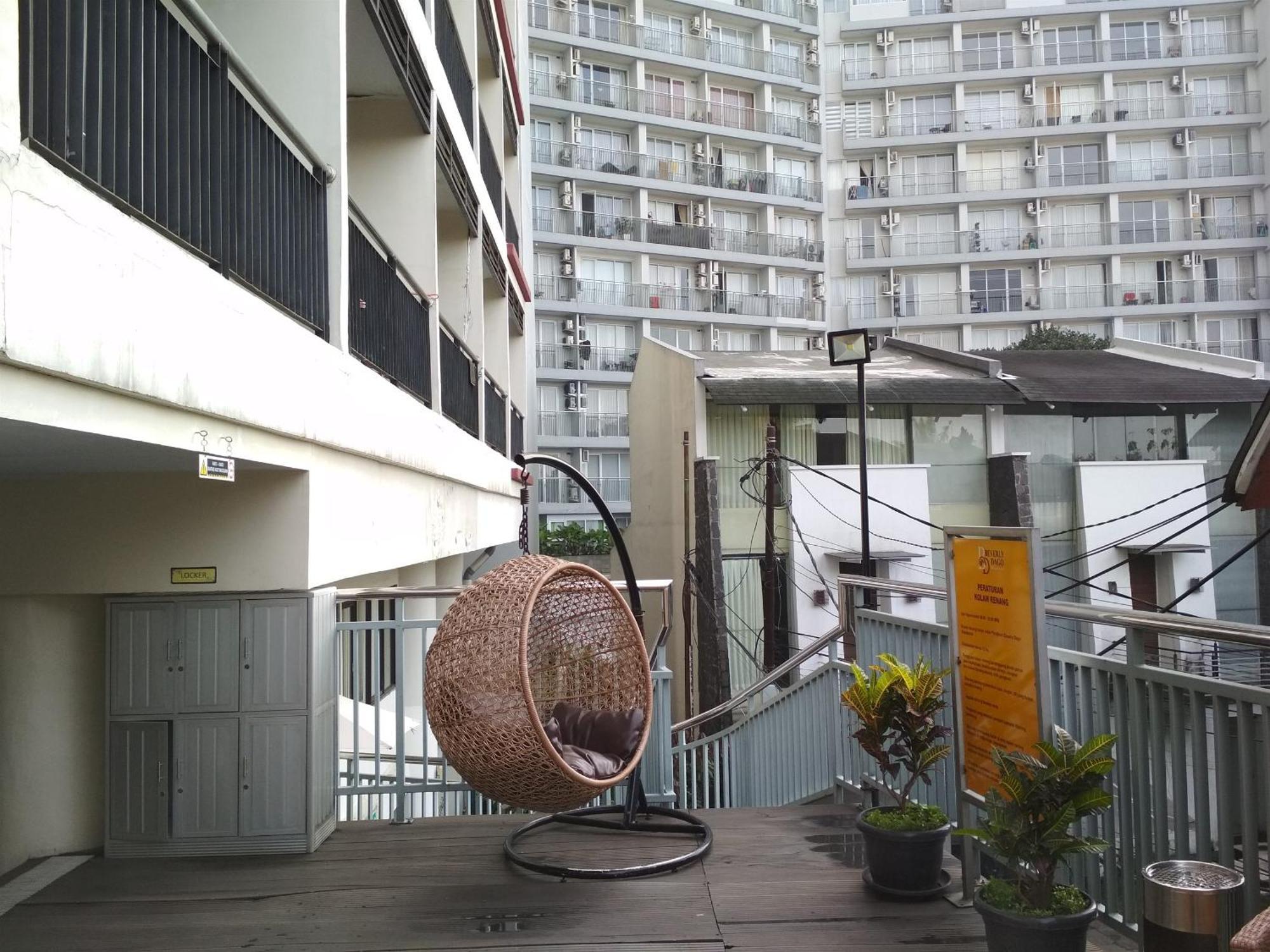 Simply And Comfy Studio Room Apartment Beverly Dago By Travelio Bandung Eksteriør bilde
